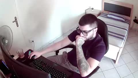 alexthepro00 online show from June 19, 1:06 pm