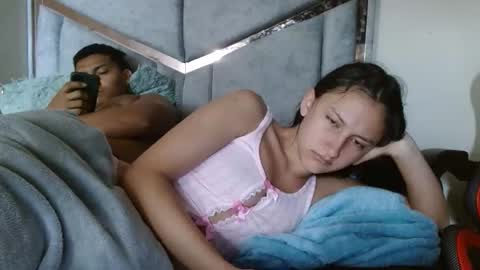 alex y luisa online show from May 27, 3:09 pm