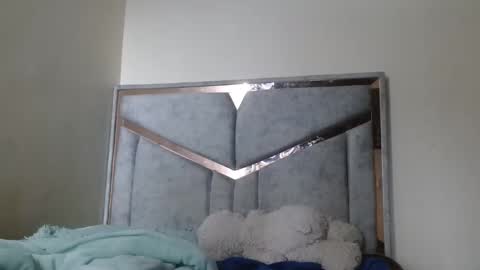 alex y luisa online show from February 8, 3:48 pm