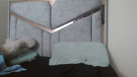 alex y luisa online show from December 15, 1:40 pm