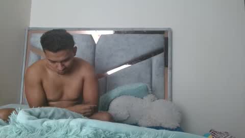 alex y luisa online show from February 12, 3:59 pm