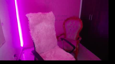 Snapshot of alexxa_1111 chatting on September 21, 3:32 am alexxa_1111 online show from September 21, 3:32 am