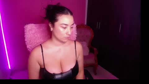 alexxa_1111 online show from December 3, 1:48 am