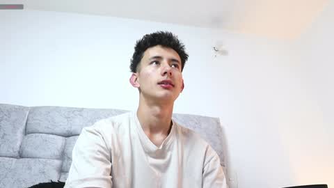 Alex online show from December 5, 12:36 am