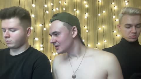 Snapshot of alexxx_d chatting on January 4, 6:09 pm AlexDimaIgor online show from January 4, 6:09 pm