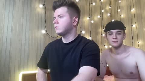 Snapshot of alexxx_d chatting on February 1, 10:55 pm AlexDimaIgor online show from February 1, 10:55 pm