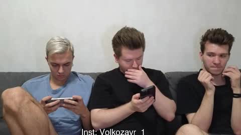 Snapshot of alexxx_d chatting on September 11, 10:22 pm AlexDimaIgor online show from September 11, 10:22 pm