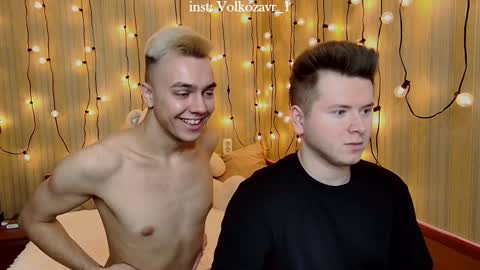 Snapshot of alexxx_d chatting on December 14, 1:49 pm AlexDimaIgor online show from December 14, 1:49 pm