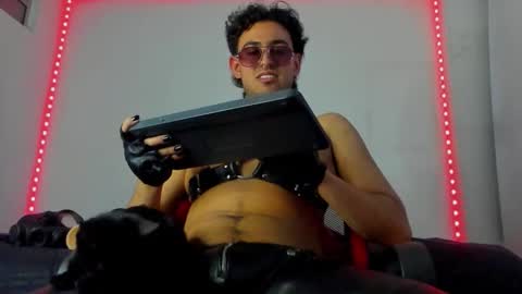 Snapshot of alexxx_savage chatting on September 13, 4:04 am Alexander online show from September 13, 4:04 am