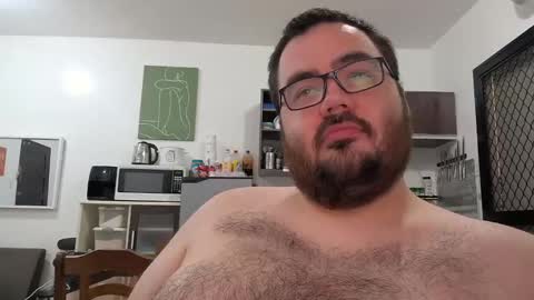 Snapshot of alexxxbear chatting on February 15, 2:37 am alexxxbear online show from February 15, 2:37 am