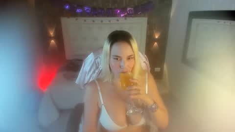 alezzafox__ online show from October 21, 5:56 am