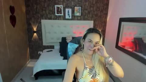 alezzafox__ online show from November 5, 5:31 am