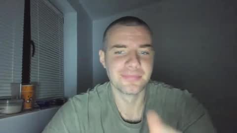 Snapshot of alfiesolomons87 chatting on December 2, 8:28 pm alfiesolomons87 online show from December 2, 8:28 pm