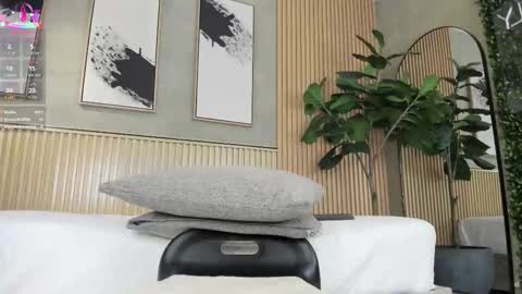  Ali online show from October 19, 7:40 pm