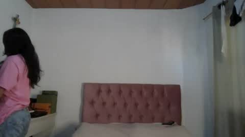 Snapshot of alia054 chatting on January 22, 12:49 pm Alia online show from January 22, 12:49 pm