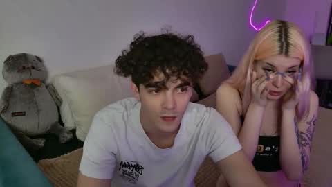 alice and james online show from September 25, 6:42 am