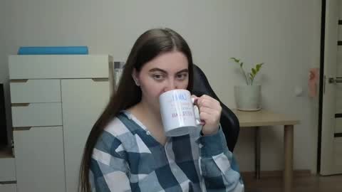 Alice online show from April 15, 6:55 pm