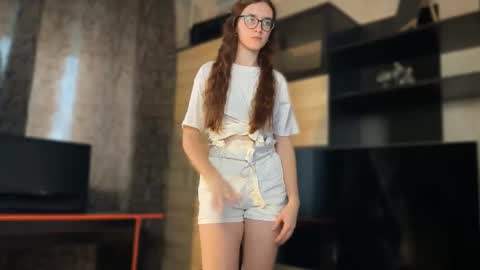 Hey Im Alice  online show from October 22, 7:11 am