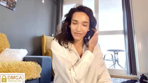 A R Y A  T I A online show from February 9, 3:34 pm