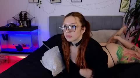 Snapshot of alice_baudelaire chatting on December 4, 12:02 am Alicia online show from December 4, 12:02 am