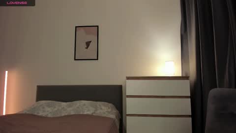 alice_dias online show from November 10, 12:41 pm