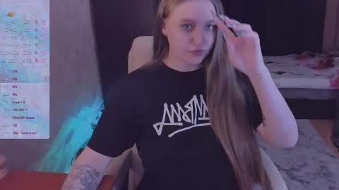 Snapshot of alice_dreamgirl_ chatting on January 11, 2:25 pm Alice 3 online show from January 11, 2:25 pm