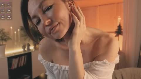alice_eva online show from December 17, 1:07 pm