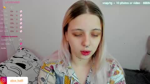 alice_halle online show from February 18, 8:49 am