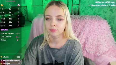 alice_halle online show from December 9, 8:54 pm