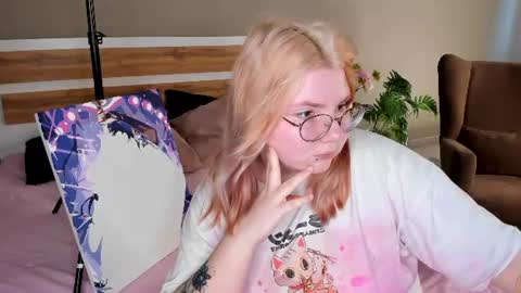Alice online show from July 3, 11:15 am