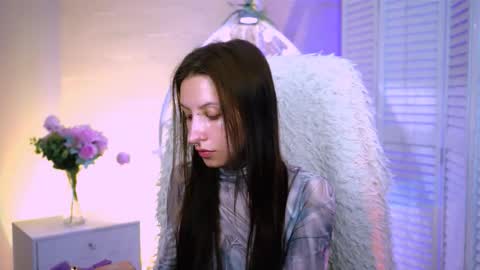 Snapshot of alice_lice chatting on October 8, 8:09 am alice_lice online show from October 8, 8:09 am
