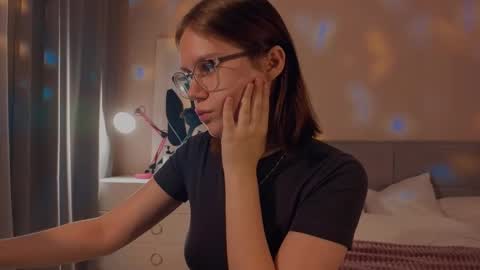 Snapshot of alice_miiiller chatting on September 10, 4:52 pm Alice online show from September 10, 4:52 pm