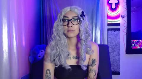 Snapshot of alice_phantom chatting on September 14, 12:46 am online show from September 14, 12:46 am
