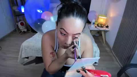 Snapshot of alice_star7 chatting on January 27, 8:17 pm Alice online show from January 27, 8:17 pm