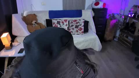 Snapshot of alice_star7 chatting on February 24, 5:42 pm Alice online show from February 24, 5:42 pm