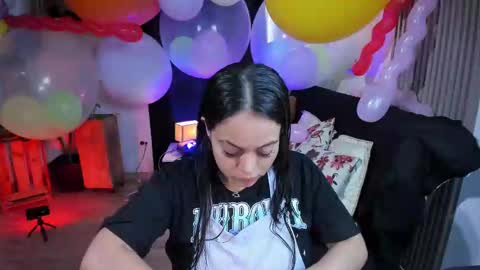 Snapshot of alice_star7 chatting on January 14, 2:22 pm Alice online show from January 14, 2:22 pm