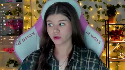 Alice online show from October 23, 9:15 pm