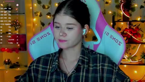 Alice online show from November 21, 2:48 pm