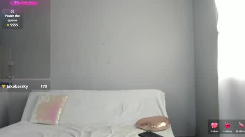 Snapshot of alice_williiams chatting on September 16, 3:59 pm alice williiams online show from September 16, 3:59 pm