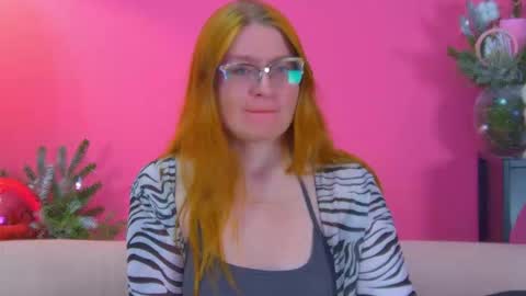 Alice online show from December 19, 8:37 pm