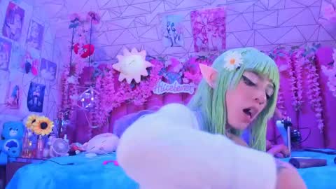     online show from April 14, 10:57 pm