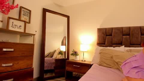 Alice Cullen online show from October 14, 2:20 pm