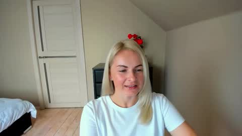 Alicee online show from October 6, 9:38 am