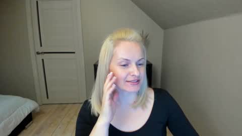 Alicee online show from February 13, 6:59 pm