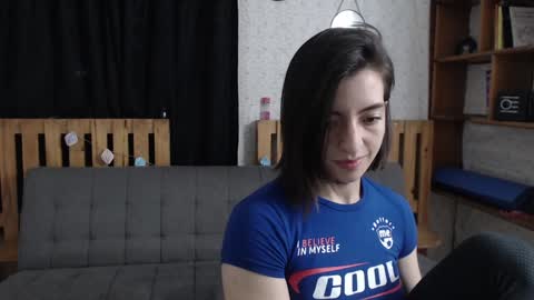 Snapshot of alicee_logan_ chatting on January 8, 1:53 am alicee_logan_ online show from January 8, 1:53 am