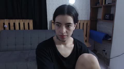 Snapshot of alicee_logan_ chatting on January 31, 5:09 am alicee_logan_ online show from January 31, 5:09 am