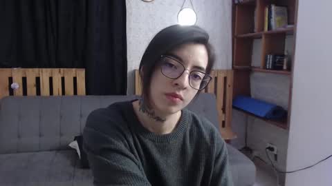 Snapshot of alicee_logan_ chatting on February 11, 4:55 am alicee_logan_ online show from February 11, 4:55 am