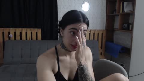 Snapshot of alicee_logan_ chatting on February 4, 3:44 am alicee_logan_ online show from February 4, 3:44 am