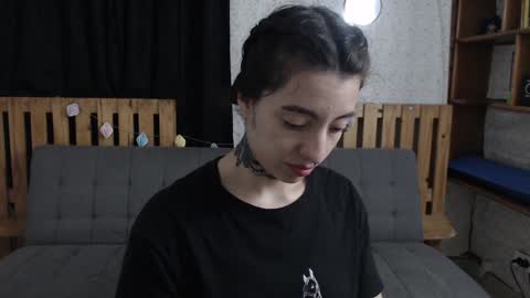 Snapshot of alicee_logan_ chatting on December 31, 2:40 am alicee_logan_ online show from December 31, 2:40 am