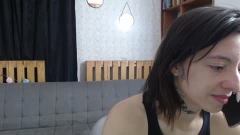 Snapshot of alicee_logan_ chatting on January 17, 2:50 am alicee_logan_ online show from January 17, 2:50 am